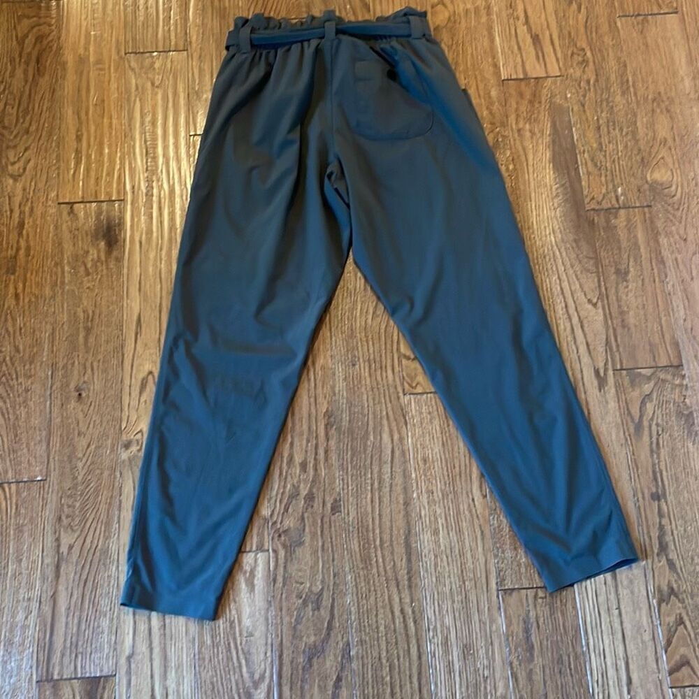 Athleta skyline paperbag olive green pant size 2 - Picture 10 of 11